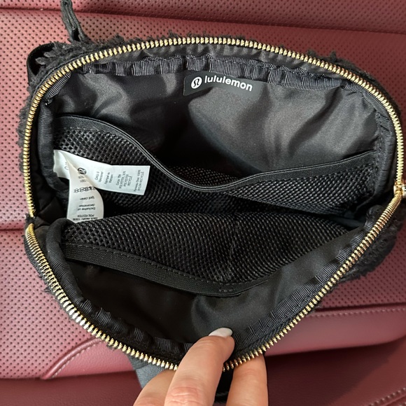 LULU LEMON waist bag - Picture 4 of 4